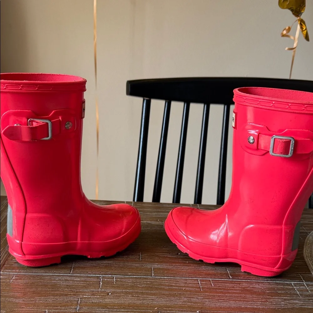 Hunter Kids Vibrant Pink Rubber Rain Boots